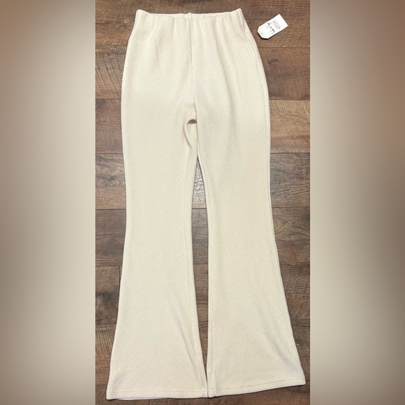 Sadie & Sage Pants - NWT Sadie & Sage Ivory Colored Flair Pants Size Small